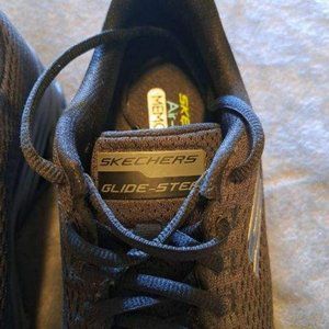 WORN ONCE - Size 11.5 - Men's Skecher's Memory Foam Glide Step